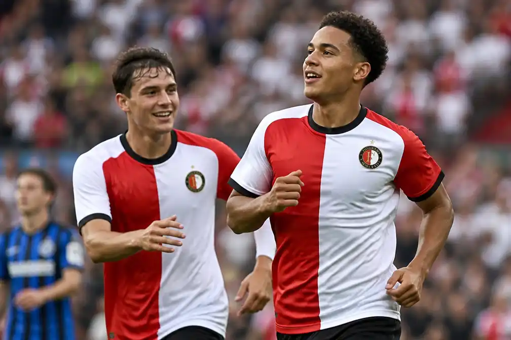 Ferri en Van Persie maken indruk bij oefenzege Feyenoord op Club Brugge