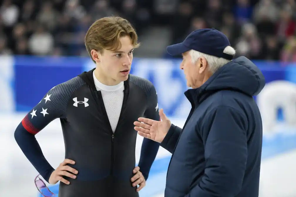 Olympisch kampioen Jordan Stolz verbreekt samenwerking met coach Bob Corby