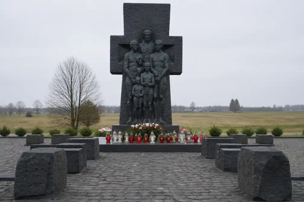Polen richt monument op voor slachtoffers Oekraïense ultranationalisten na opmerking Zelensky