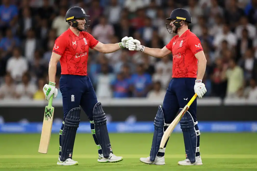 Buttler scoort 131, Engeland vernietigt India en verovert koppositie T20