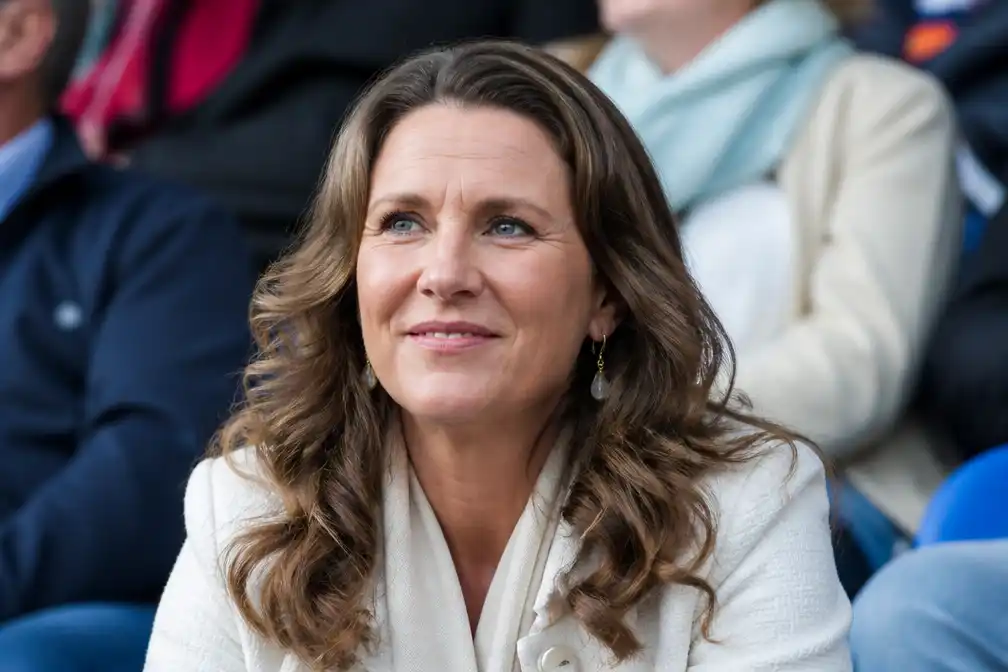 Prinses Märtha Louise wenst Noors voetbalteam succes voor kwartfinale tegen Engeland