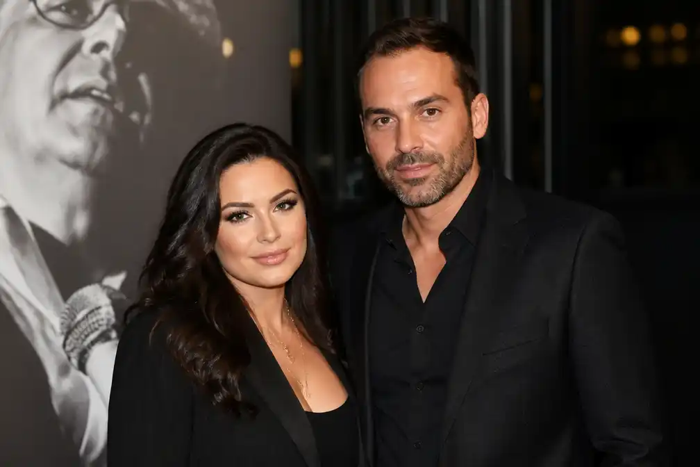Roxeanne Hazes neemt dubbele achternaam aan na huwelijk met Erik Zwennes