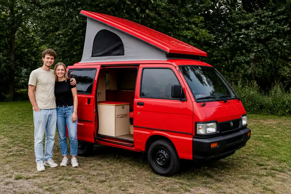 Amersfoorts stel bouwt Daihatsu Hijet om tot opvallende mini-camper
