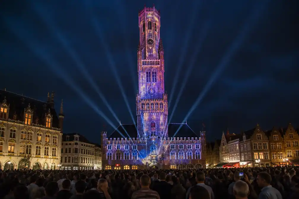 Lichtspektakel 'Het Belfort vertelt' trekt 75.000 bezoekers in Brugge