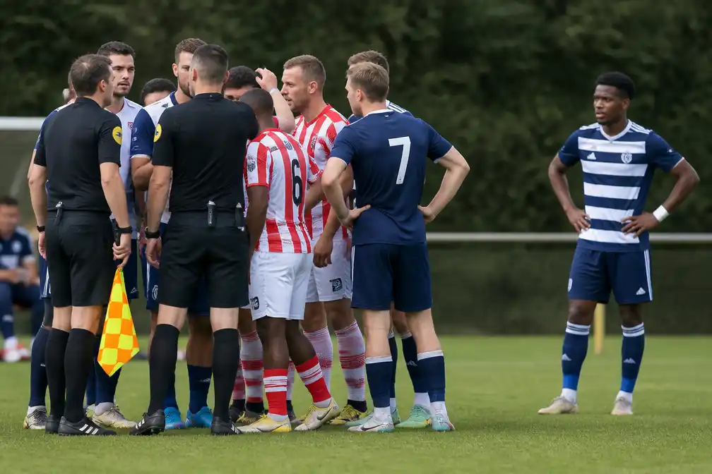 Oefenduel TOP Oss tegen MSV Duisburg gestaakt na opstootje