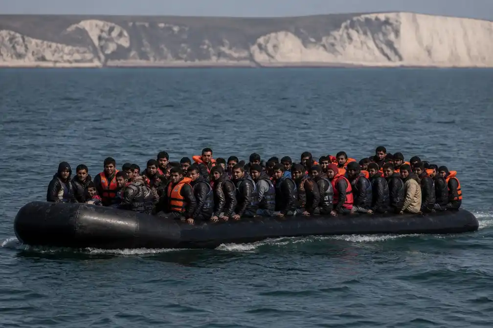 Record van 128 migranten steekt met één boot Kanaal over