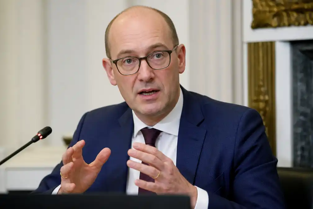 Minister Van Peteghem: flexi-jobs dreigen staatsschuld slechter dan Griekenland te maken