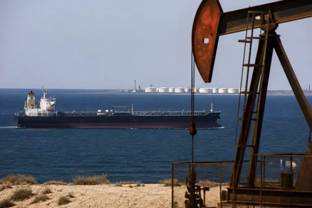 Olieprijzen stijgen 4,5 procent na nieuwe aanvallen VS en Iran, onduidelijkheid over Straat van Hormuz