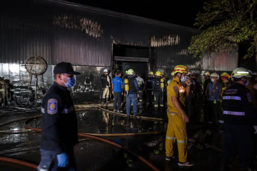 Minstens 27 doden bij brand in Bangkokse bar, ooggetuigen vertellen over chaos