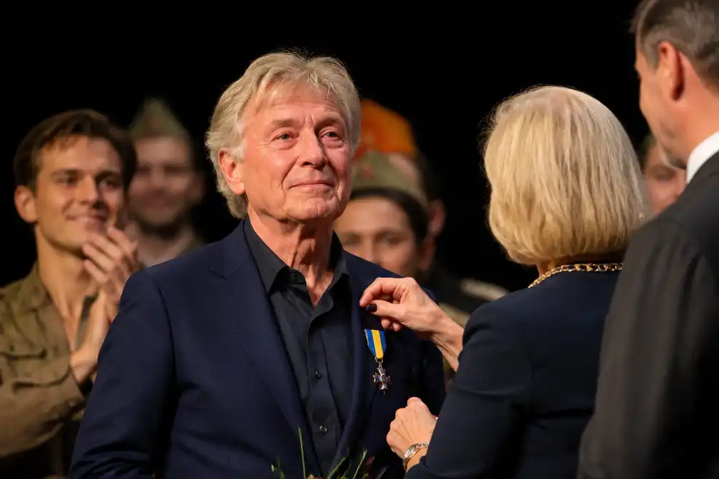 Theu Boermans benoemd tot Ridder na slot 'Soldaat van Oranje'