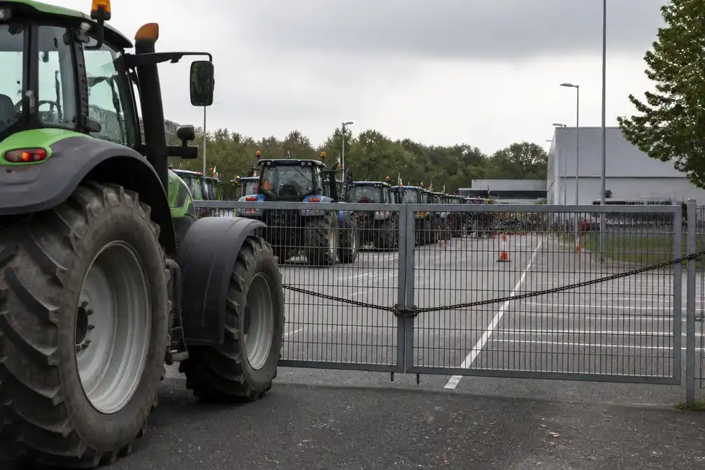 Boeren blokkeren 32 locaties in nachtelijke protesten tegen stikstofplannen
