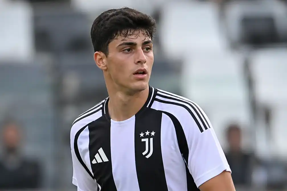 Ajax huurt Diego Pugno transfervrij van Juventus voor Jong Ajax