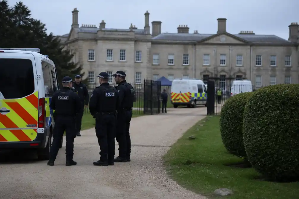 12 arrestaties om extreemrechtse terreurdreiging tegen islamitisch evenement in Suffolk