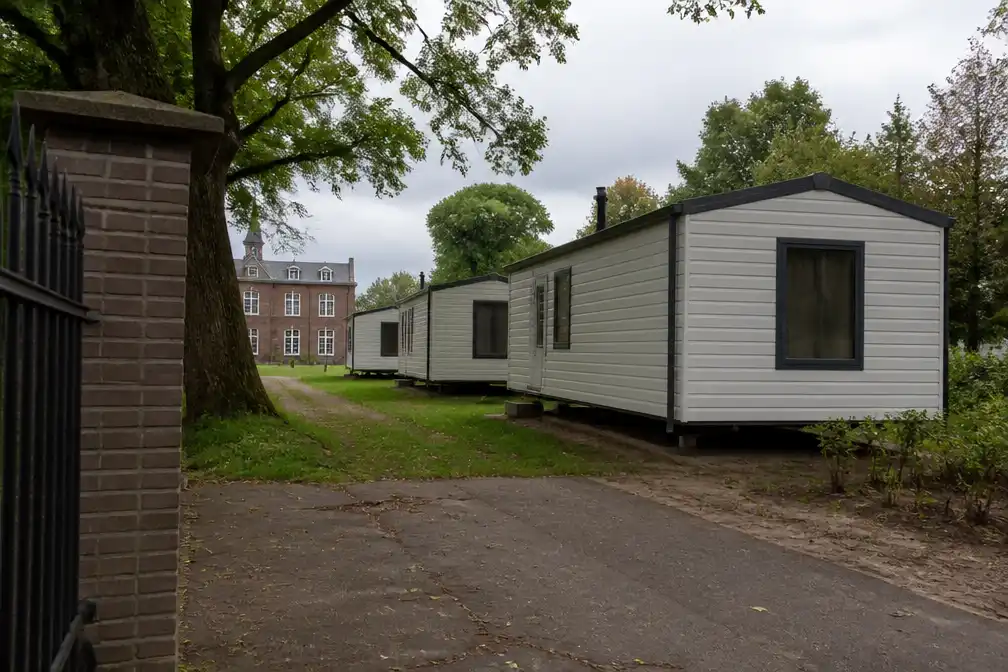 Twenterand moet chalets voor crisisopvang kopen en verplaatsen na conflict met Hardenberg