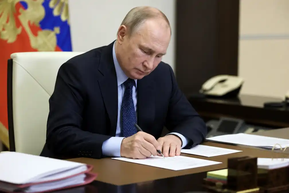 Poetin plaatst Russische dochters AkzoNobel onder tijdelijk beheer