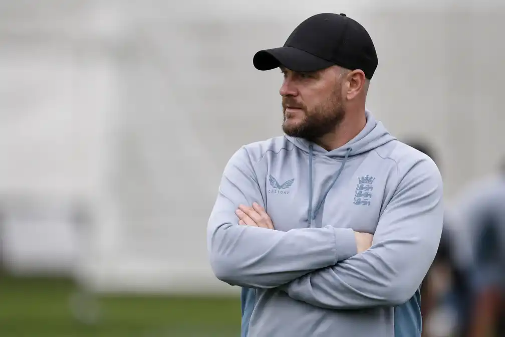 Brendon McCullum ontslagen als Engelse testcoach, biedt excuses aan voor resultaten