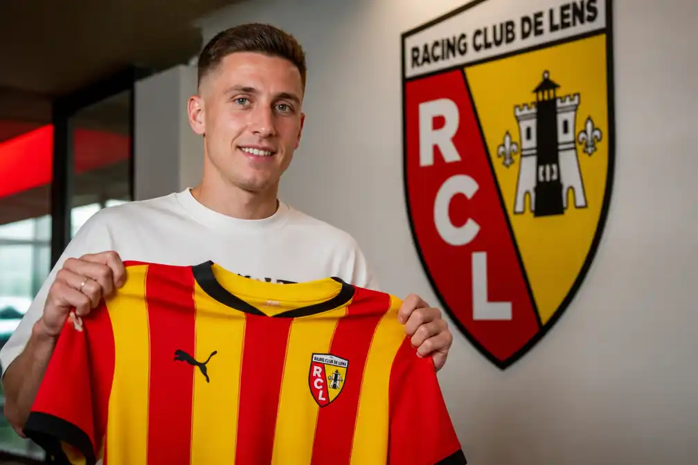 Thorgan Hazard keert transfervrij terug naar RC Lens en tekent tot 2028