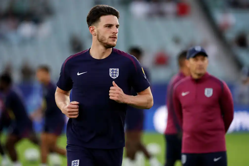 Engeland wint met vertraagde beslissing over fitheid Declan Rice voor WK halve finale