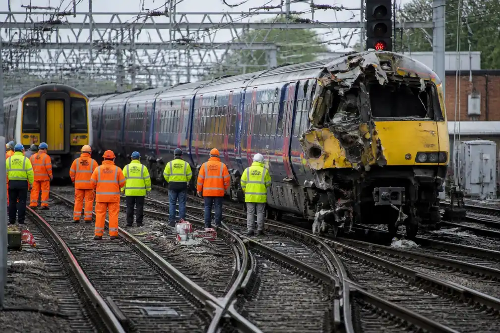 Treinmachinist die op stilstaande wagons botste overleed aan verwondingen, hoort onderzoek