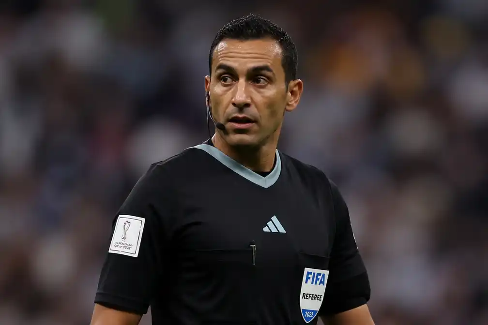 Ophef over 'favoriete scheids van Messi' Ismail Elfath bij halve finale Engeland-Argentinië