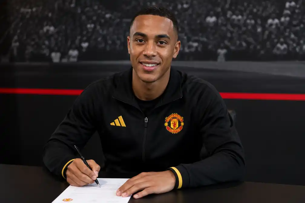 Manchester United haalt Youri Tielemans voor circa 35 miljoen pond