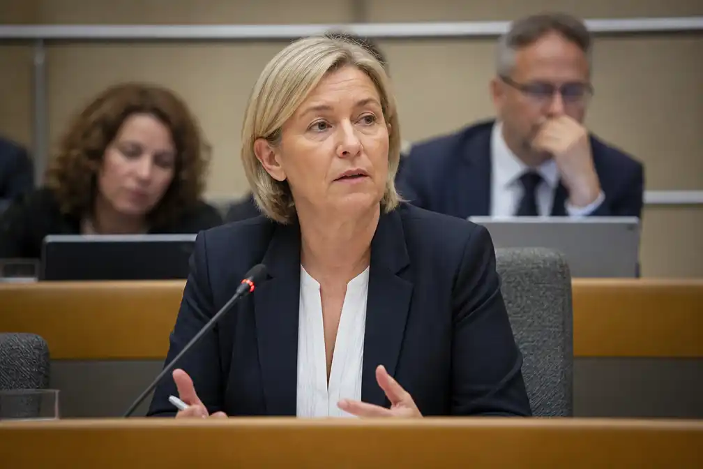 Vlaamse overheidspodcast kost €800.000 en amper 661 views, politici kritisch