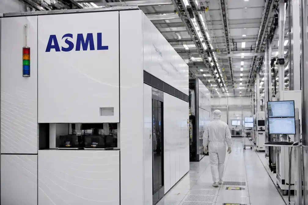 ASML verhoogt jaarverwachting na sterk tweede kwartaal door AI-hausse
