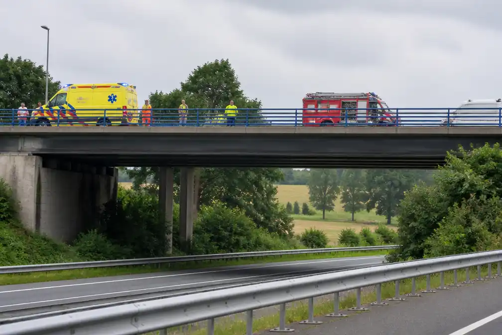 Twee zwaargewonden bij ongeluk op viaduct in Klarenbeek, politie bevestigt