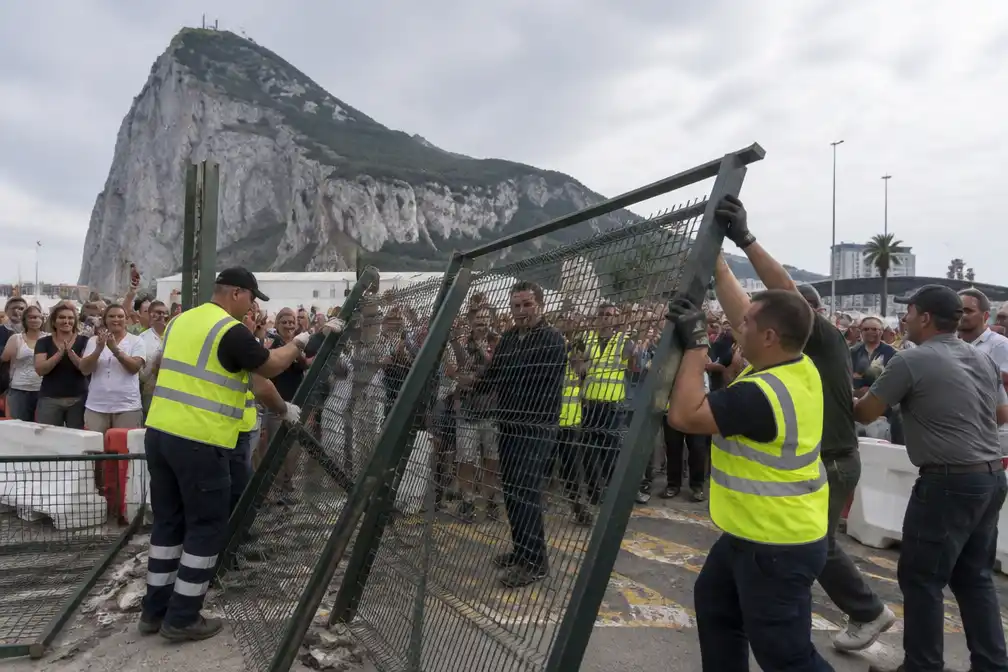 Spanje en Gibraltar vieren verwijdering grenshek na Brexit-deal