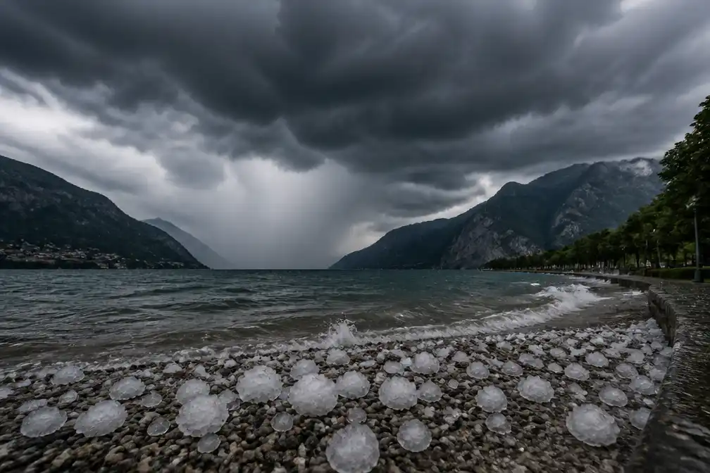 Zware onweersbuien met tennisbalgrote hagel voorspeld in Noord-Italië op 15 juli 2026