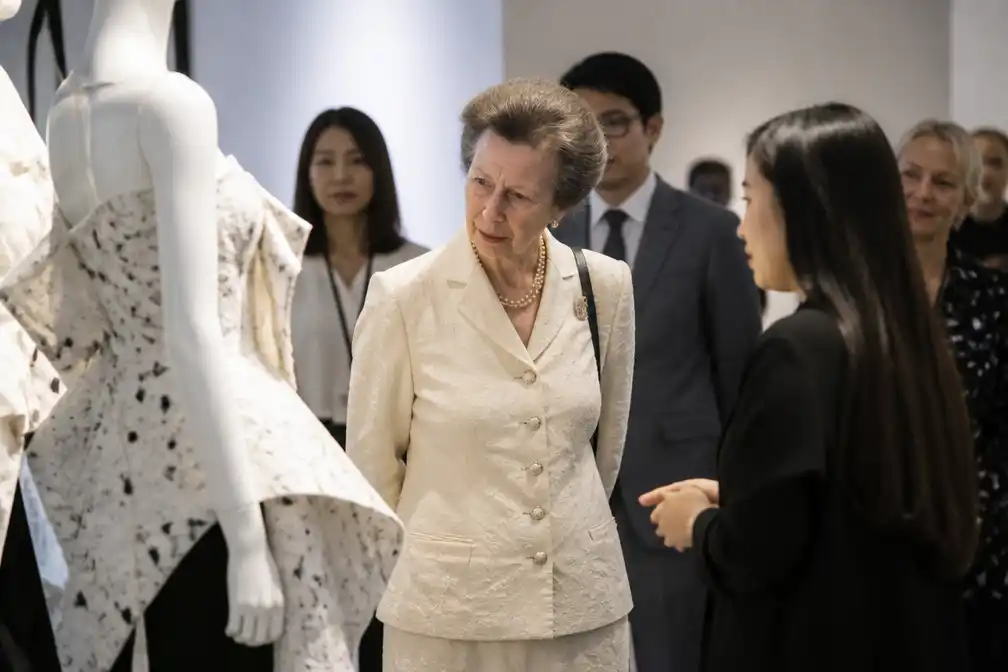 Prinses Anne bezoekt modetentoonstelling in Zuid-Korea