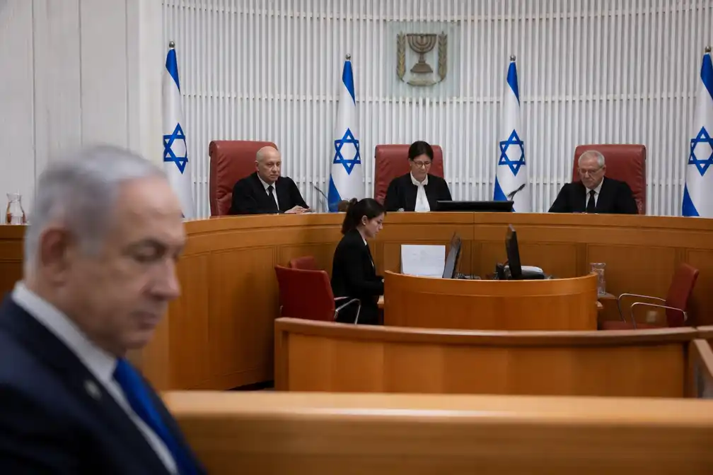 Israëlisch Hooggerechtshof blokkeert vrijstelling dienstplicht ultraorthodoxen en ontwijkingspoging onderzoek Netanyahu