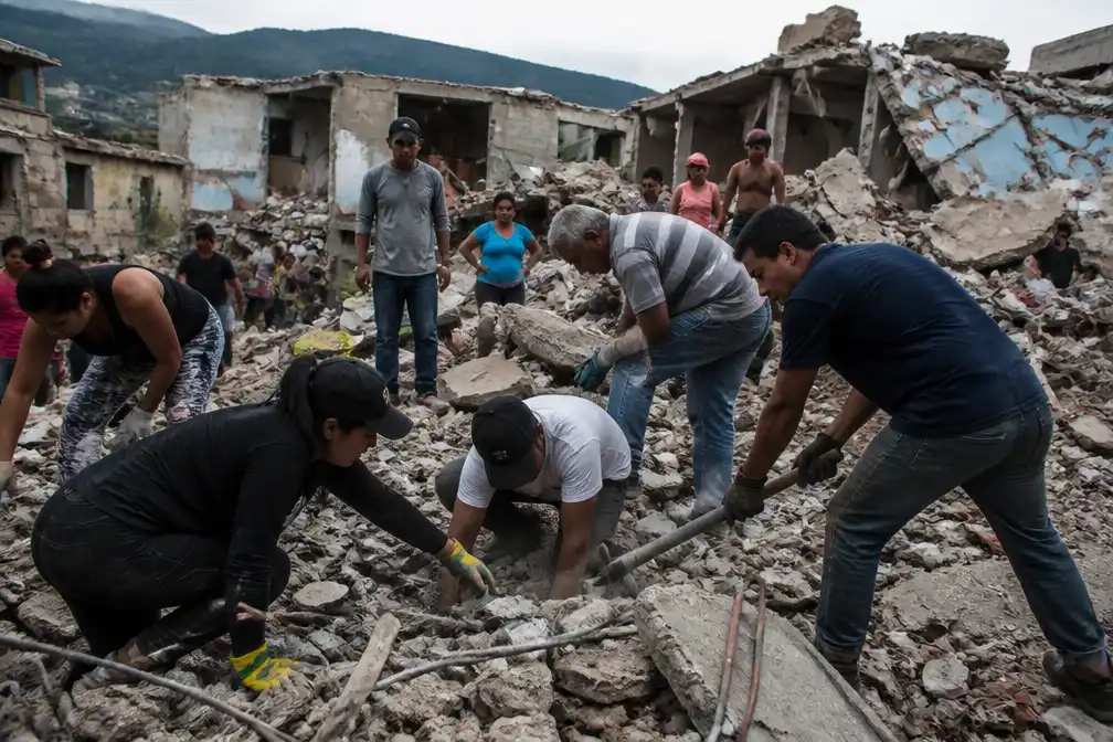 Venezolanen graven naar vermiste familieleden, overheid hindert zoektocht
