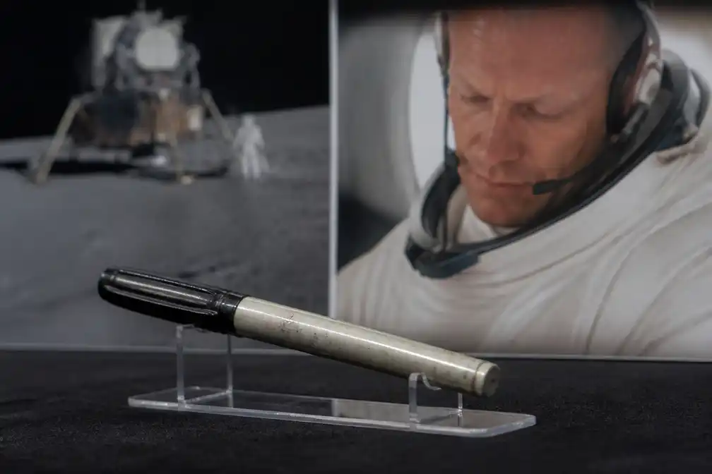 Viltstift van Buzz Aldrin die Apollo 11 redde geveild voor 750.000 euro