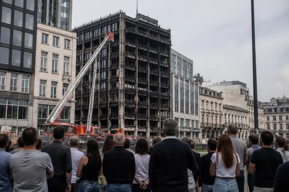 Zes omgekomen arbeiders bij Oxy-brand in Brussel geïdentificeerd; Al那ken opent rouwregisters