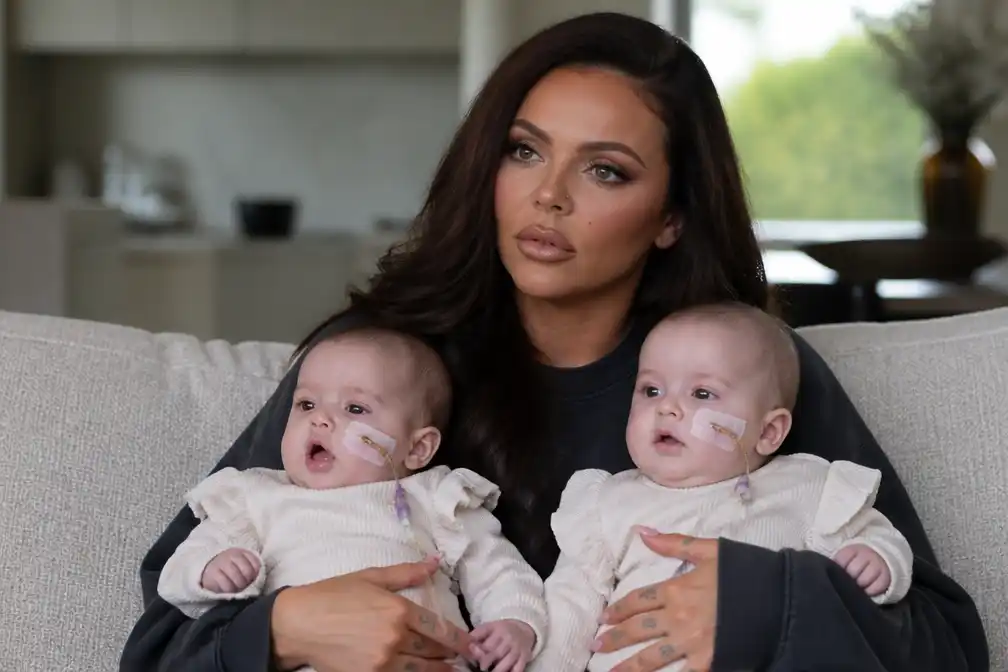 Jesy Nelson juicht doorbraak toe: alle pasgeborenen getest op genetische aandoening