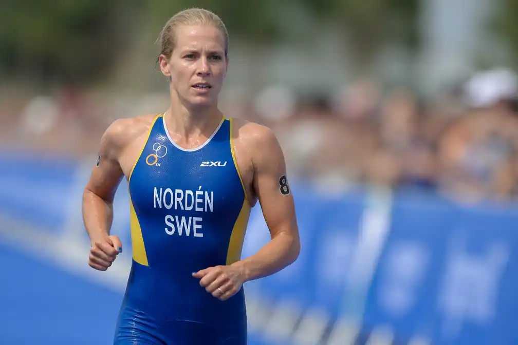 Zweedse triatlete Lisa Norden deelt bevallingsgegevens op Strava