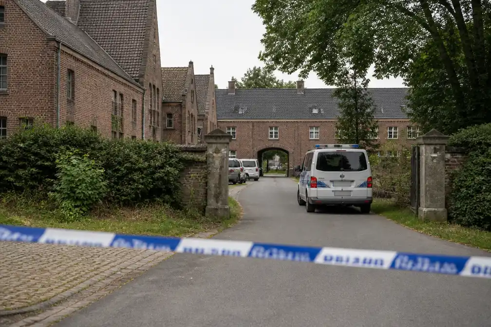 Bejaarde man gewond bij gewelddadige inbraak in voormalige abdij in Grazen