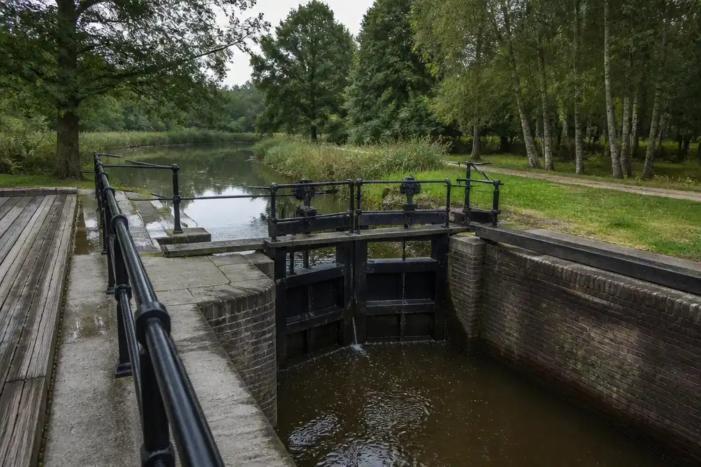 Gerestaureerde 175-jarige sluis 't Saske in Lommel verzekert watertoevoer naar De Plateaux