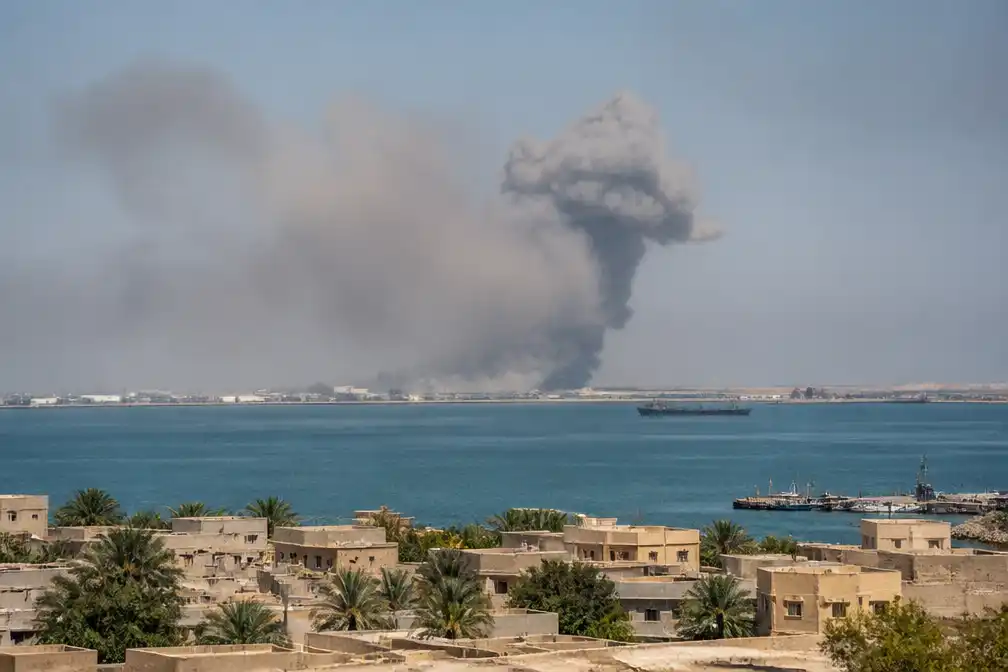 VS lanceert nieuwe golf aanvallen op Iraans eiland Qeshm, meldt Teheran