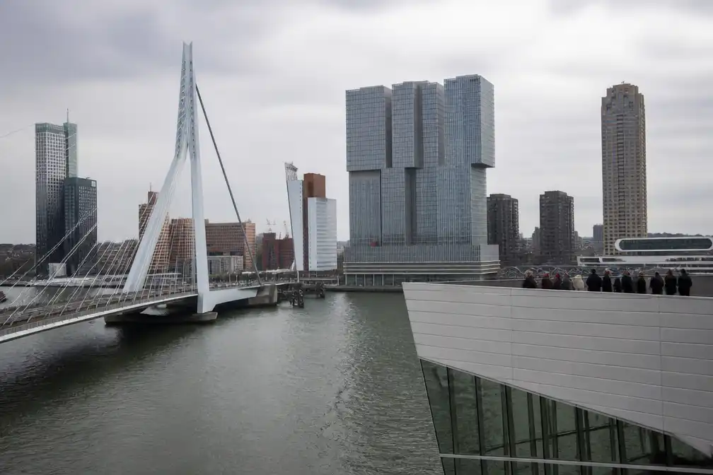'Wethouderscoup' in Rotterdam: D66'er Joan Nunnely benoemd, spanningen in coalitie
