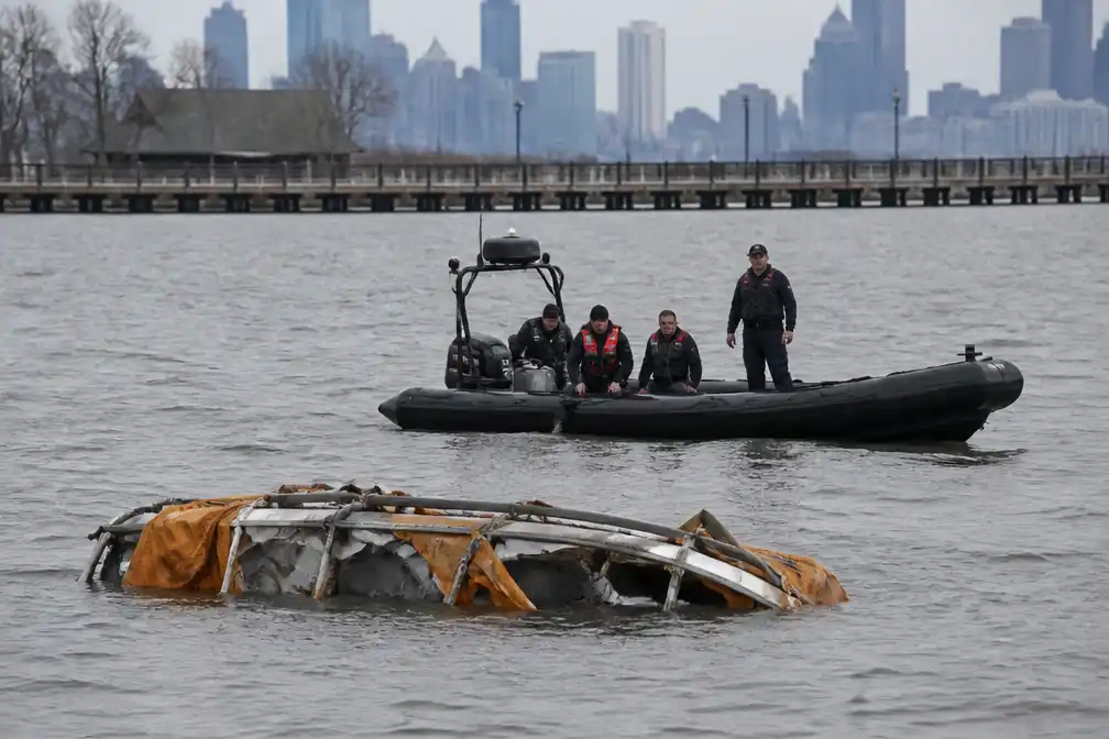 NTSB-rapport: Helikoptercrash Hudson-rivier waarschijnlijk door ganzen