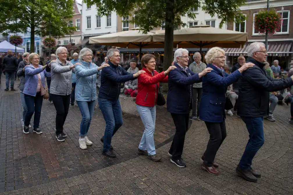 Wereldrecord polonaise mislukt tijdens Donderdag Meppeldag