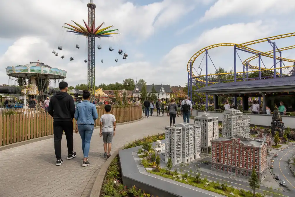 Wim Beelen opent nieuw pretpark Spelen bij Beelen in Rotterdam-Zuid