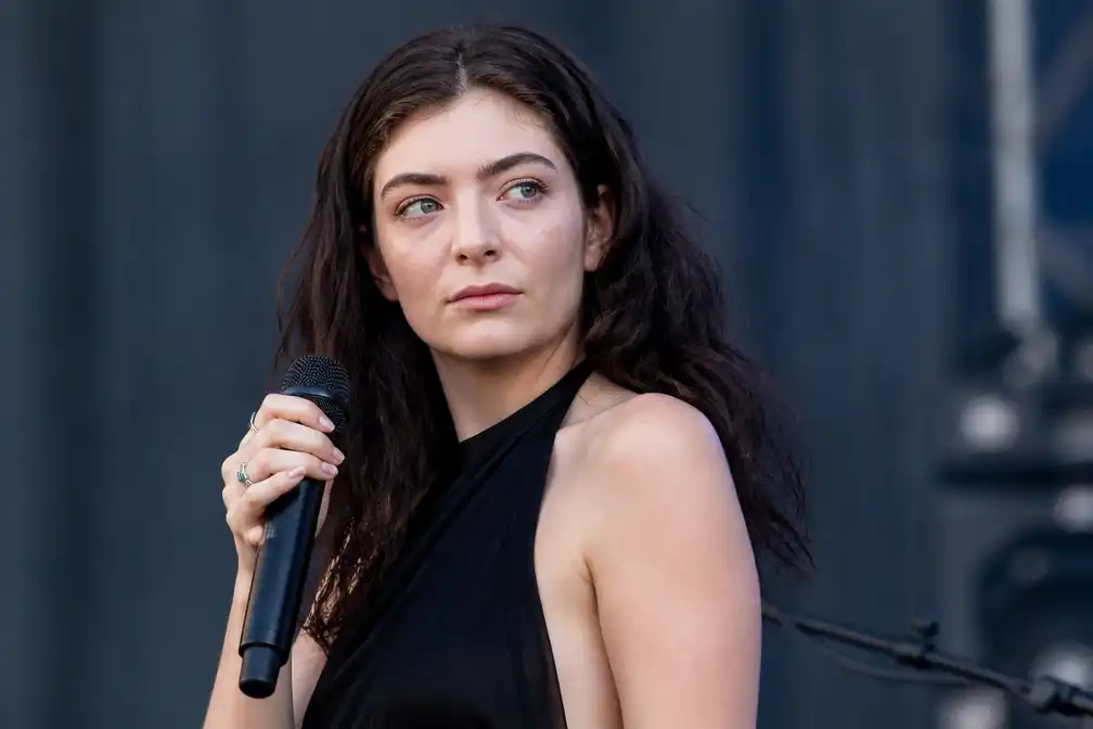 Lorde kritisch op nieuwe Spotify-functie 'About the song' vanwege onjuistheden