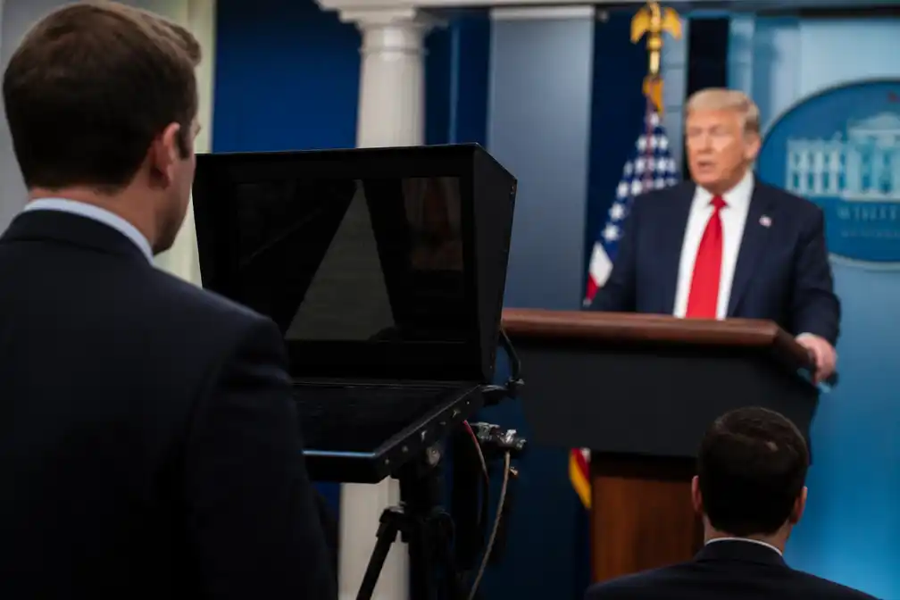 Witte Huis-medewerker wedde met voorkennis op toespraken Trump, won bijna 100.000 dollar