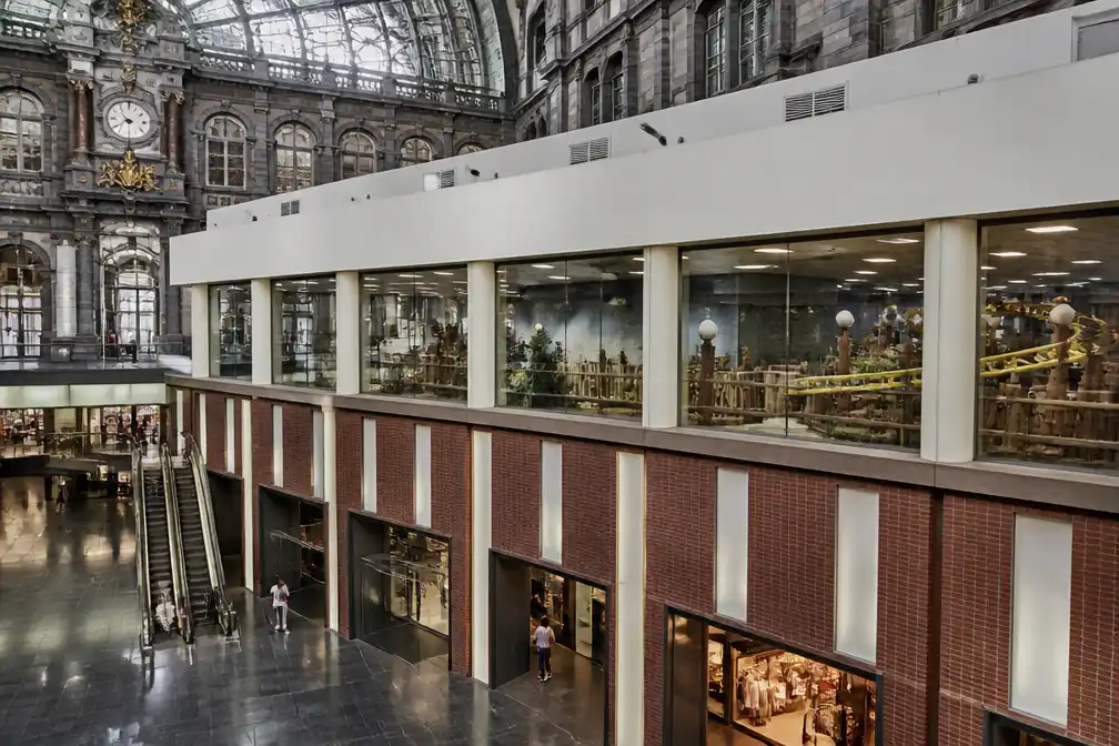NMBS zoekt nieuwe uitbater voor voormalige Plopsa-ruimte in Antwerpen-Centraal