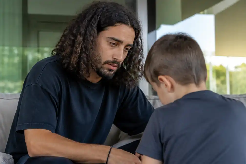 Spaanse verdediger Marc Cucurella vertelt over autistische zoon in documentaire