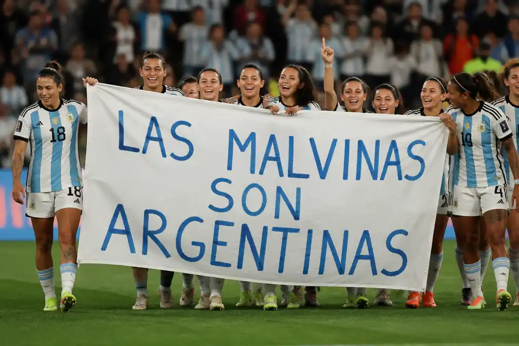Witte Huis verdedigt Argentijnse speelsters om Falkland-spandoek na WK-zege