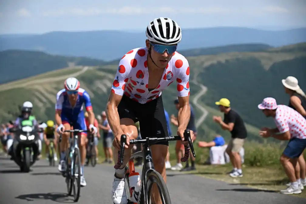 Strijd om bolletjestrui laait op in Vogezen tijdens Tour de France